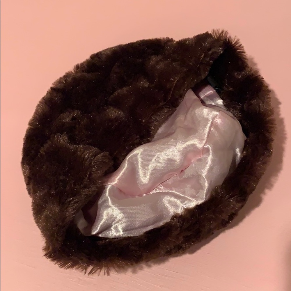 NWOT⭐️Faux fur hat